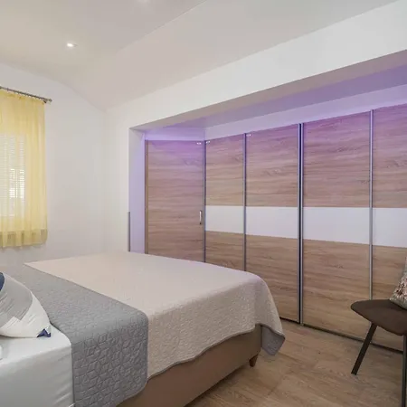 A4 A By Interhome *